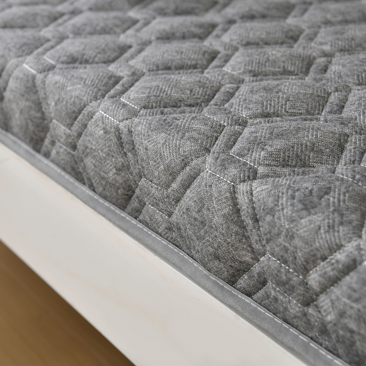 91家纺网 家纺一手货源 找家纺 圣之寐  2025新款学生床垫 灰色