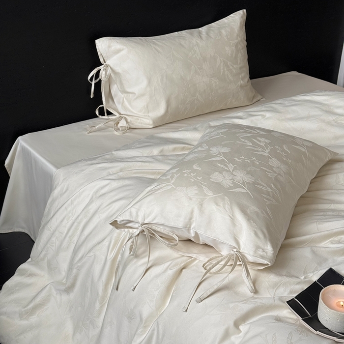 91家纺网 家纺一手货源 找家纺 鹿班家居 2025年秋冬款云感超柔厚织提花浮雕系列——林间絮语 白色