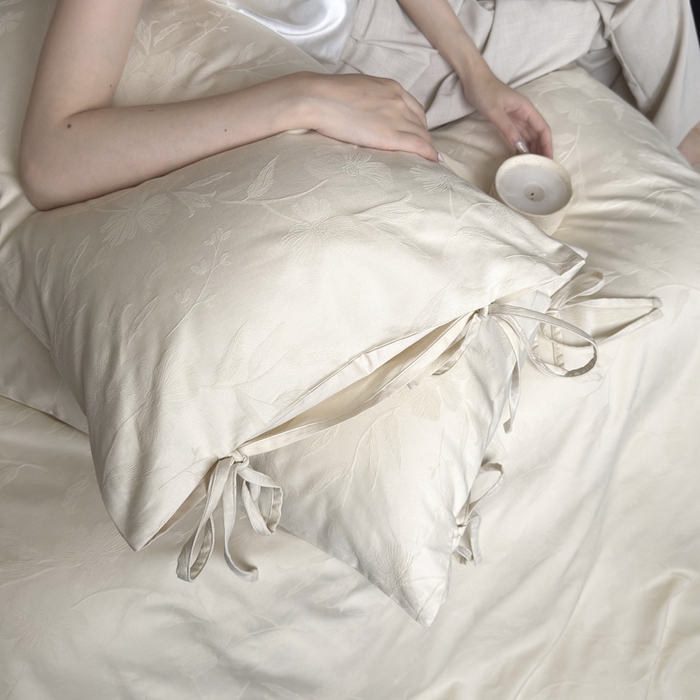 91家纺网 家纺一手货源 找家纺 鹿班家居 2025年秋冬款云感超柔厚织提花浮雕系列——林间絮语 白色