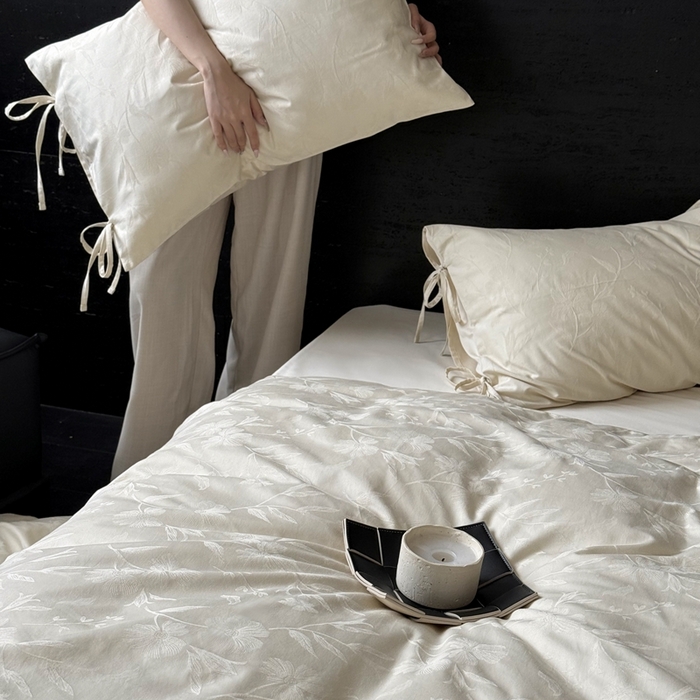 91家纺网 家纺一手货源 找家纺 鹿班家居 2025年秋冬款云感超柔厚织提花浮雕系列——林间絮语 白色