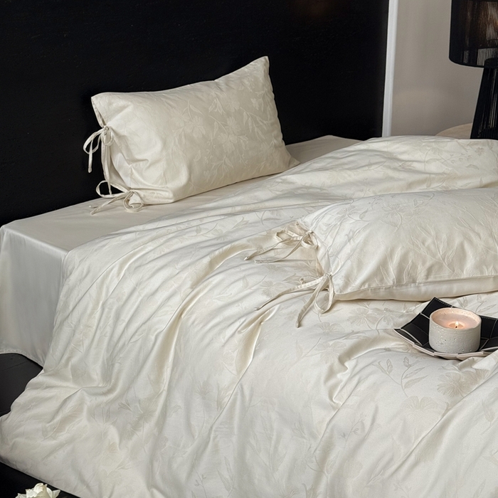 91家纺网 家纺一手货源 找家纺 鹿班家居 2025年秋冬款云感超柔厚织提花浮雕系列——林间絮语 白色