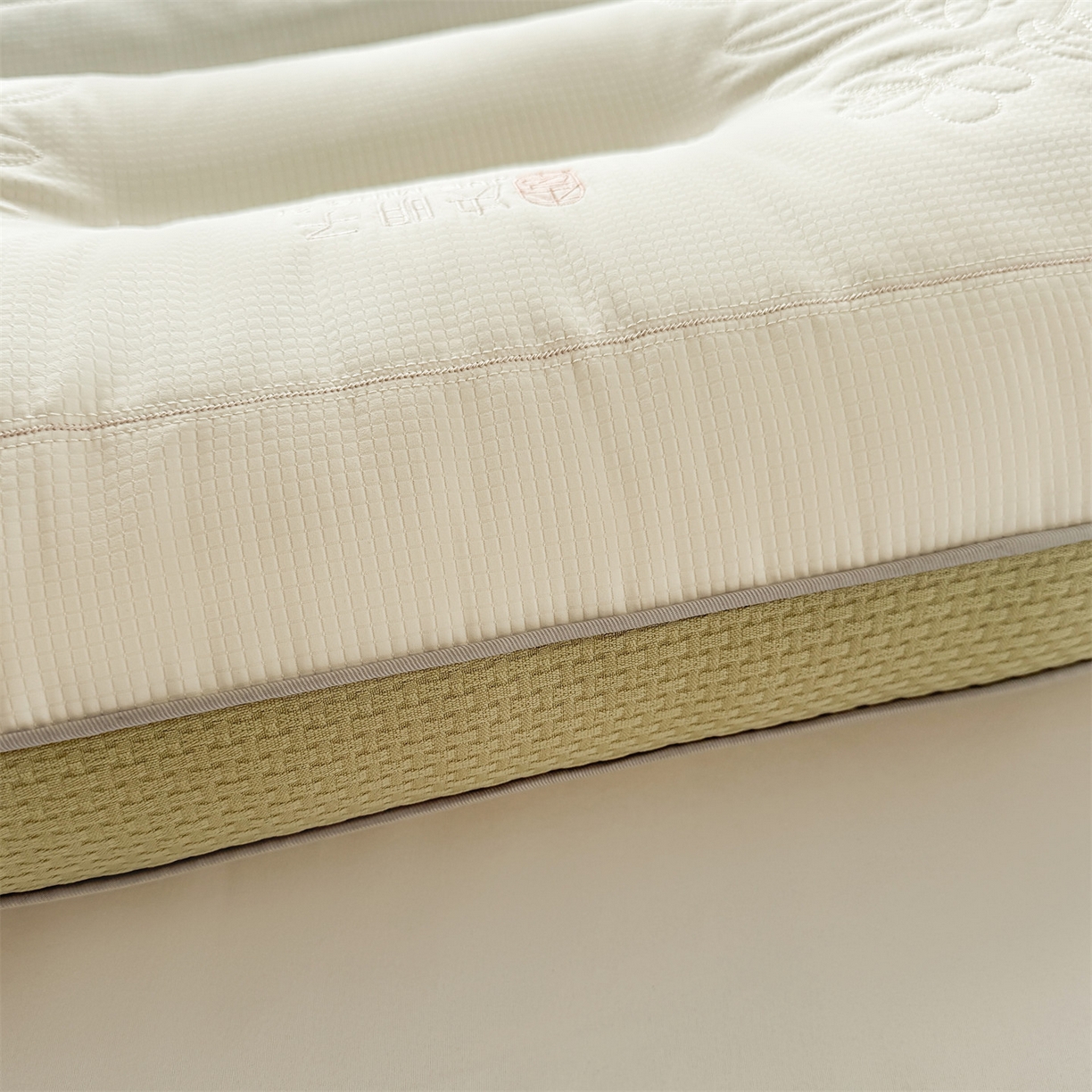 91家纺网 家纺一手货源 找家纺 （总）麦肯锡 2025新款草本决明子护颈枕枕头枕芯