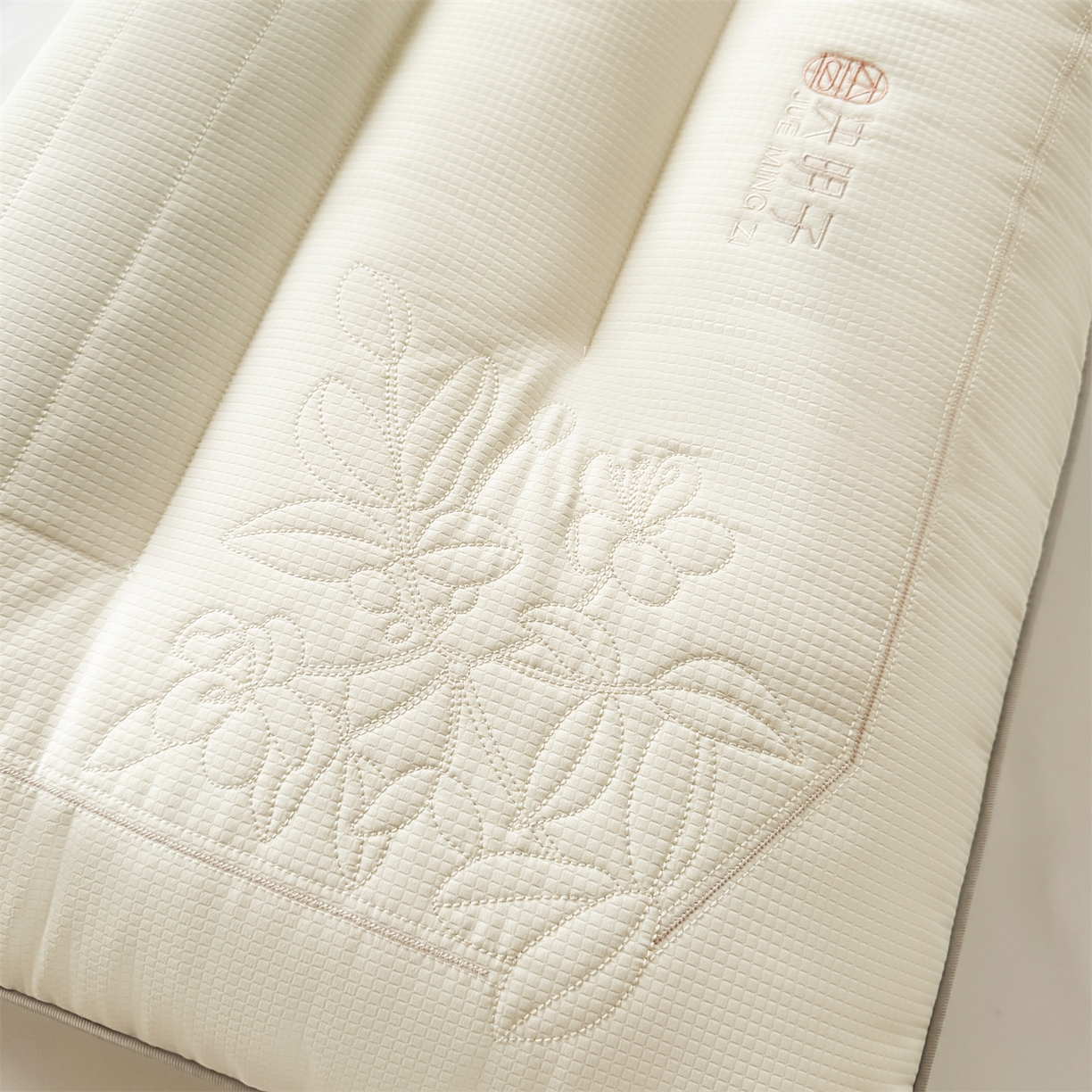 91家纺网 家纺一手货源 找家纺 （总）麦肯锡 2025新款草本决明子护颈枕枕头枕芯