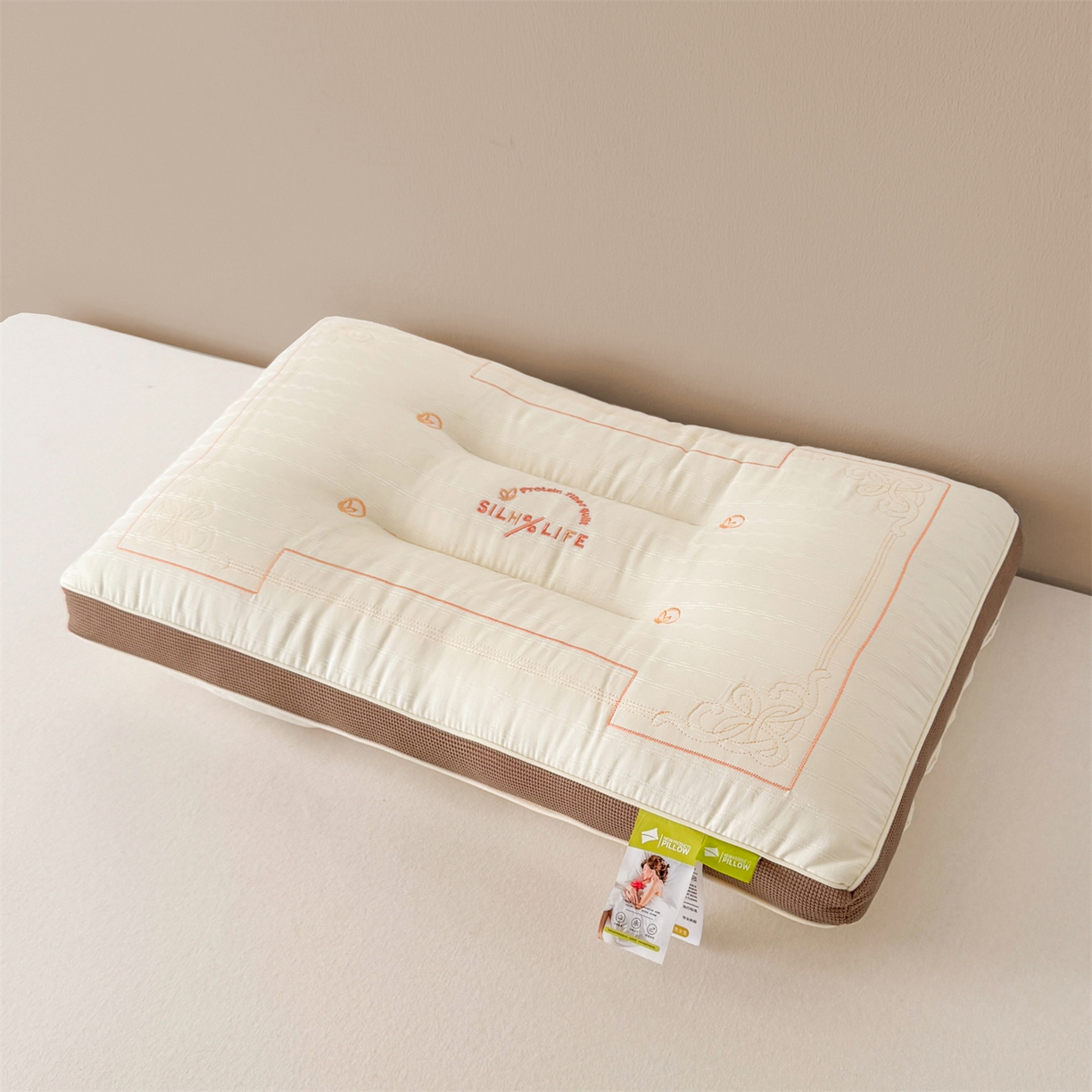 91家纺网 家纺一手货源 找家纺 （总）麦肯锡 2025新款咖边提花定型枕枕头枕芯