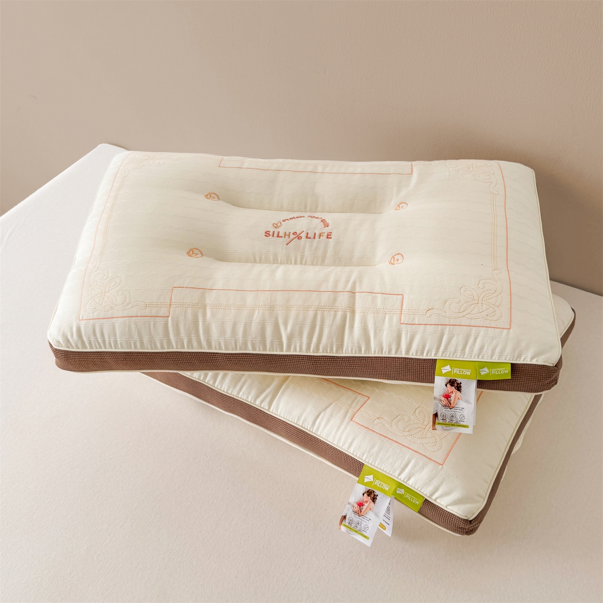 91家纺网 家纺一手货源 找家纺 （总）麦肯锡 2025新款咖边提花定型枕枕头枕芯