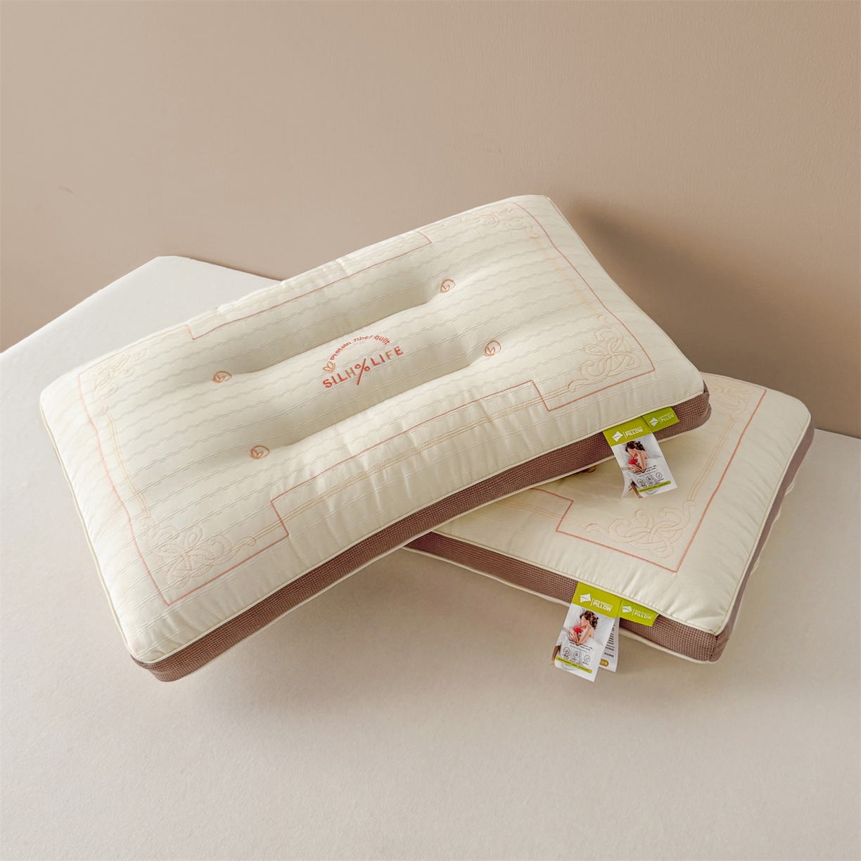 91家纺网 家纺一手货源 找家纺 （总）麦肯锡 2025新款咖边提花定型枕枕头枕芯