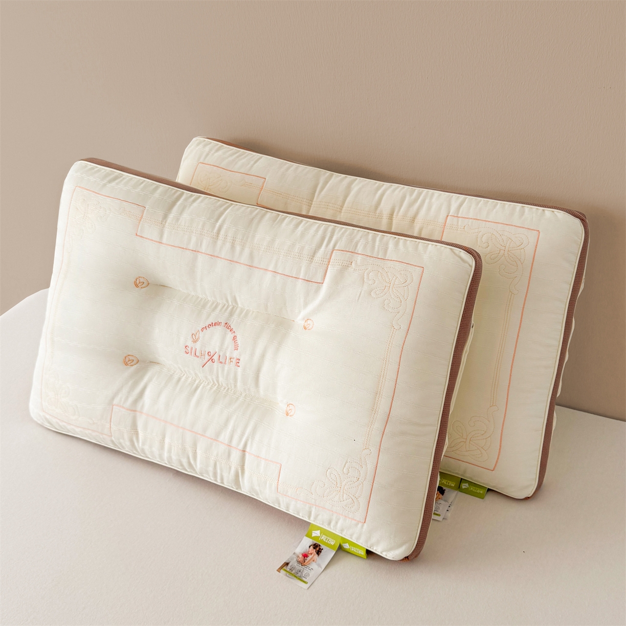 91家纺网 家纺一手货源 找家纺 （总）麦肯锡 2025新款咖边提花定型枕枕头枕芯