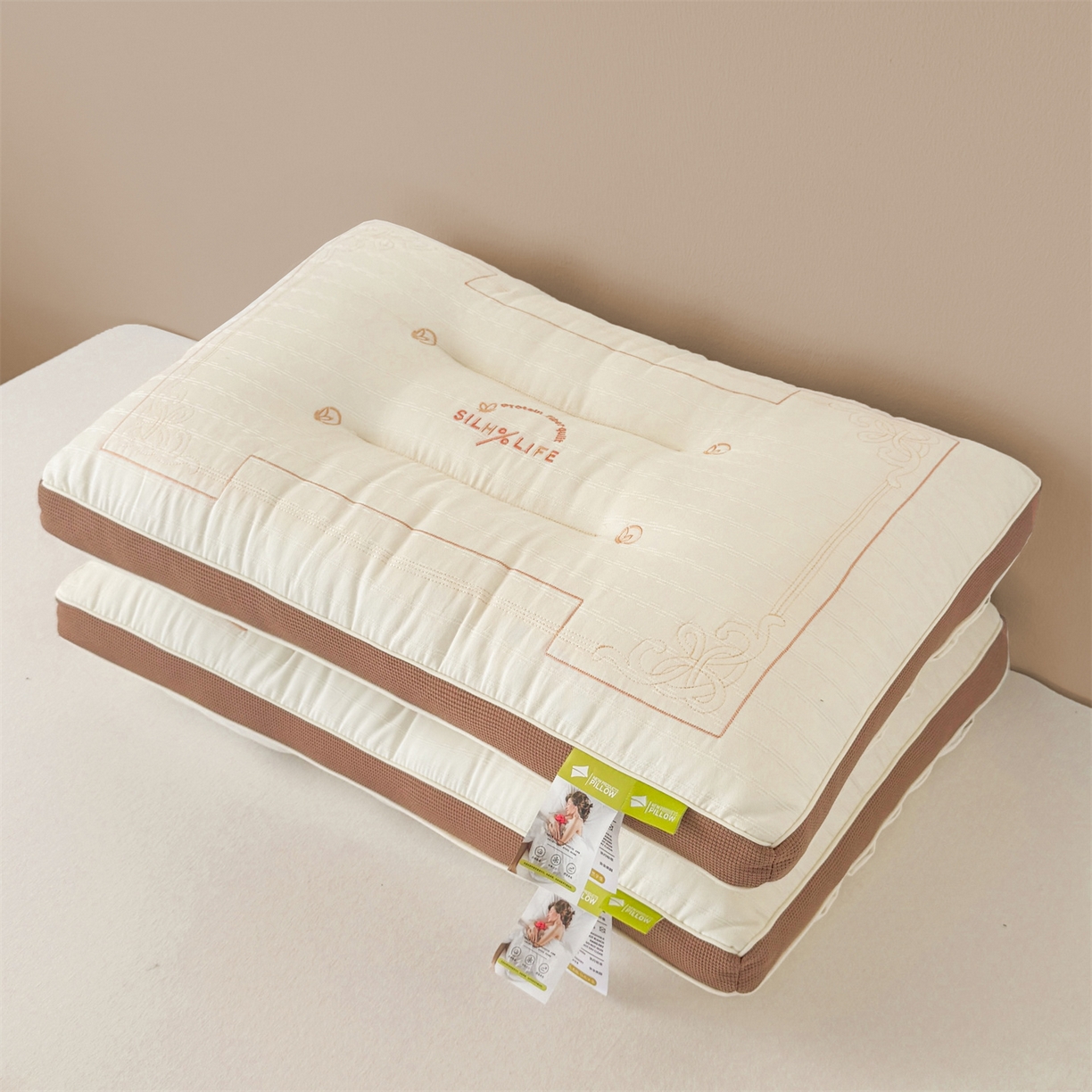 91家纺网 家纺一手货源 找家纺 （总）麦肯锡 2025新款咖边提花定型枕枕头枕芯