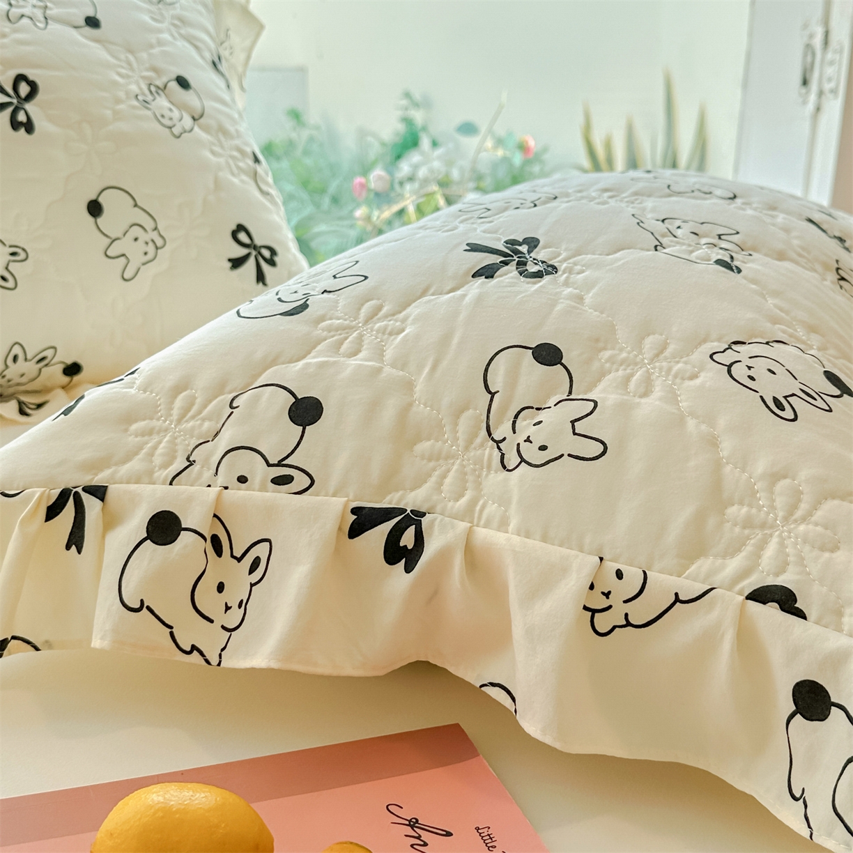 91家纺网 家纺一手货源 找家纺 忘忧草 2025新款亲肤水洗棉花边单枕套 枕套单件 心动兔兔