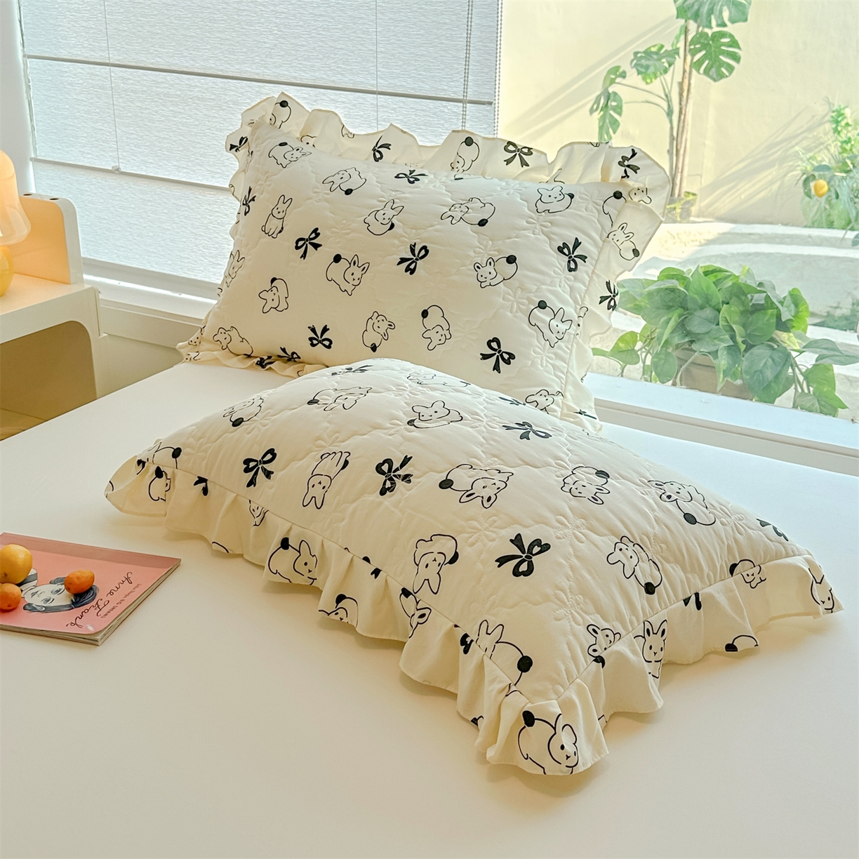 91家纺网 家纺一手货源 找家纺 忘忧草 2025新款亲肤水洗棉花边单枕套 枕套单件 心动兔兔