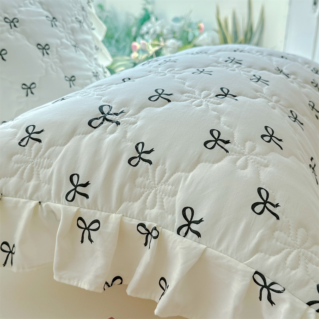 91家纺网 家纺一手货源 找家纺 忘忧草 2025新款亲肤水洗棉花边单枕套 枕套单件 蝴蝶结