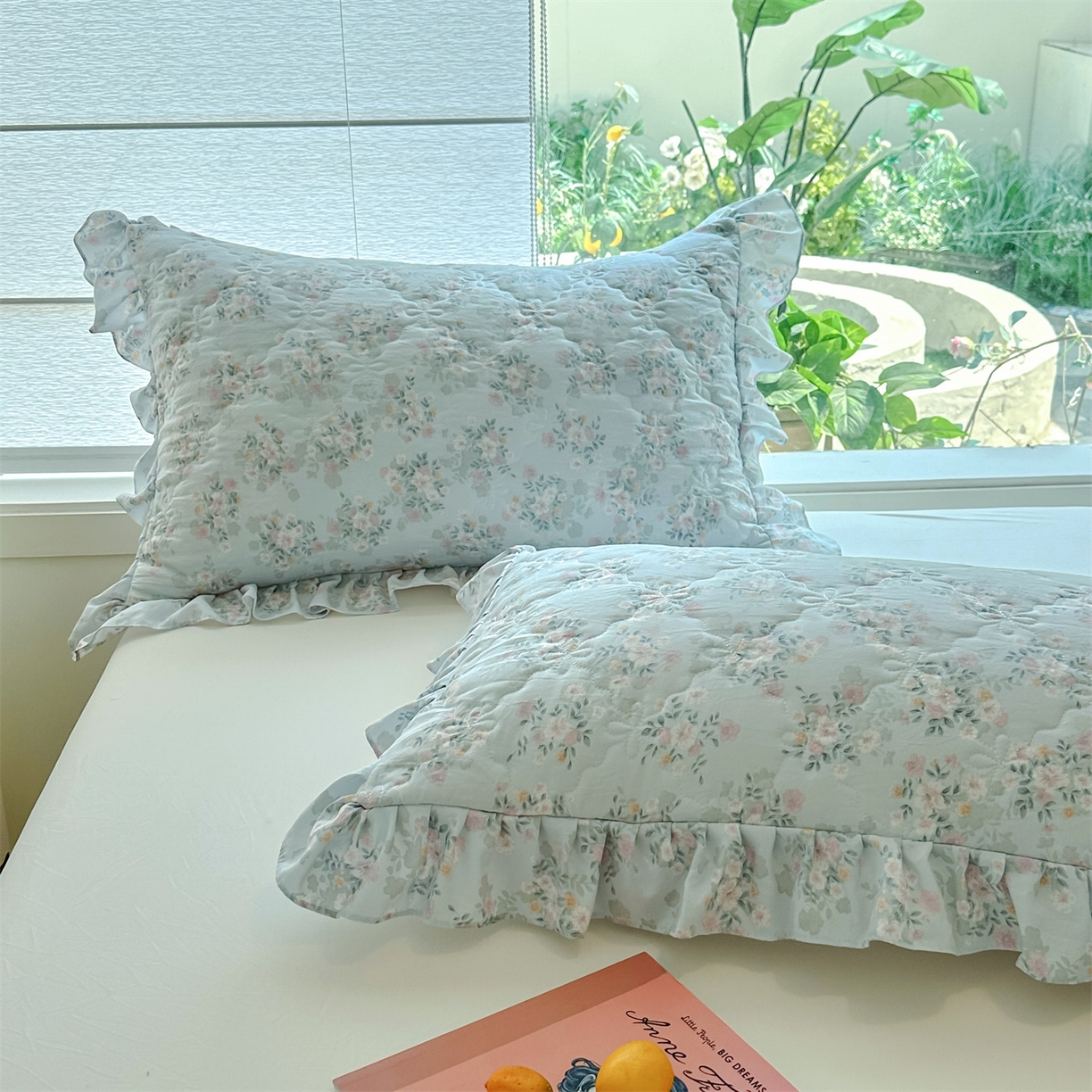 91家纺网 家纺一手货源 找家纺 忘忧草 2025新款亲肤水洗棉花边单枕套 枕套单件 蓝萱