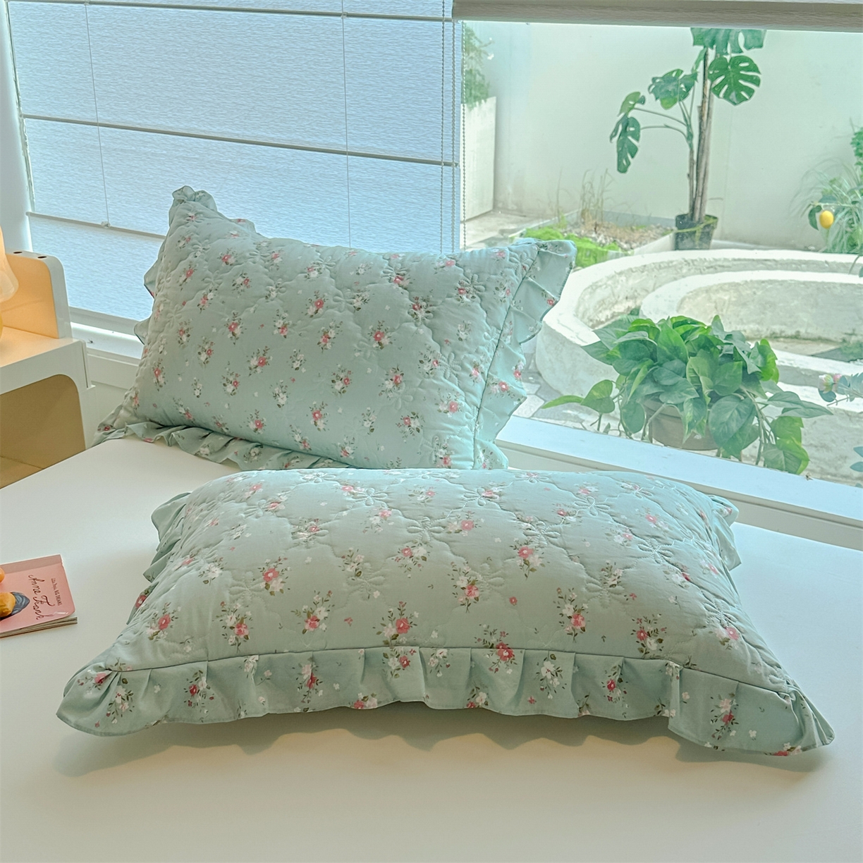 91家纺网 家纺一手货源 找家纺 忘忧草 2025新款亲肤水洗棉花边单枕套 枕套单件 陌上花开