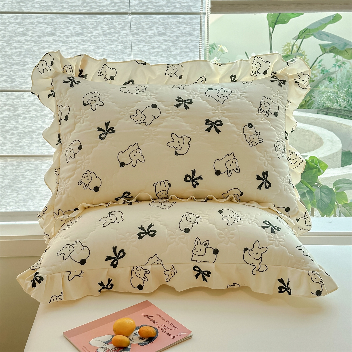 91家纺网 家纺一手货源 找家纺 忘忧草 2025新款亲肤水洗棉花边单枕套 枕套单件 心动兔兔