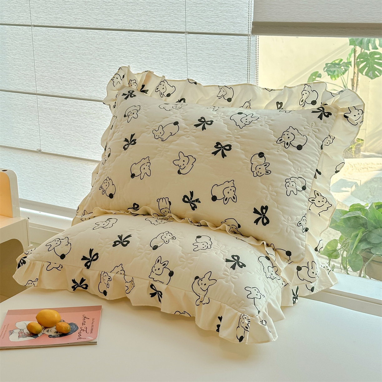 91家纺网 家纺一手货源 找家纺 忘忧草 2025新款亲肤水洗棉花边单枕套 枕套单件 心动兔兔