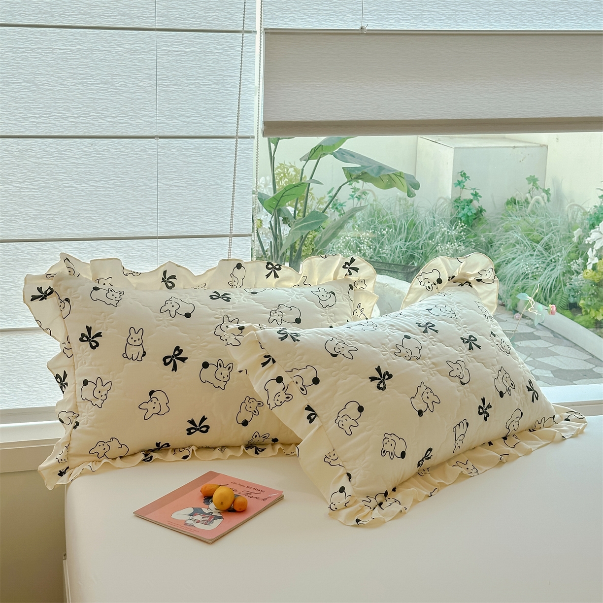 91家纺网 家纺一手货源 找家纺 忘忧草 2025新款亲肤水洗棉花边单枕套 枕套单件 心动兔兔