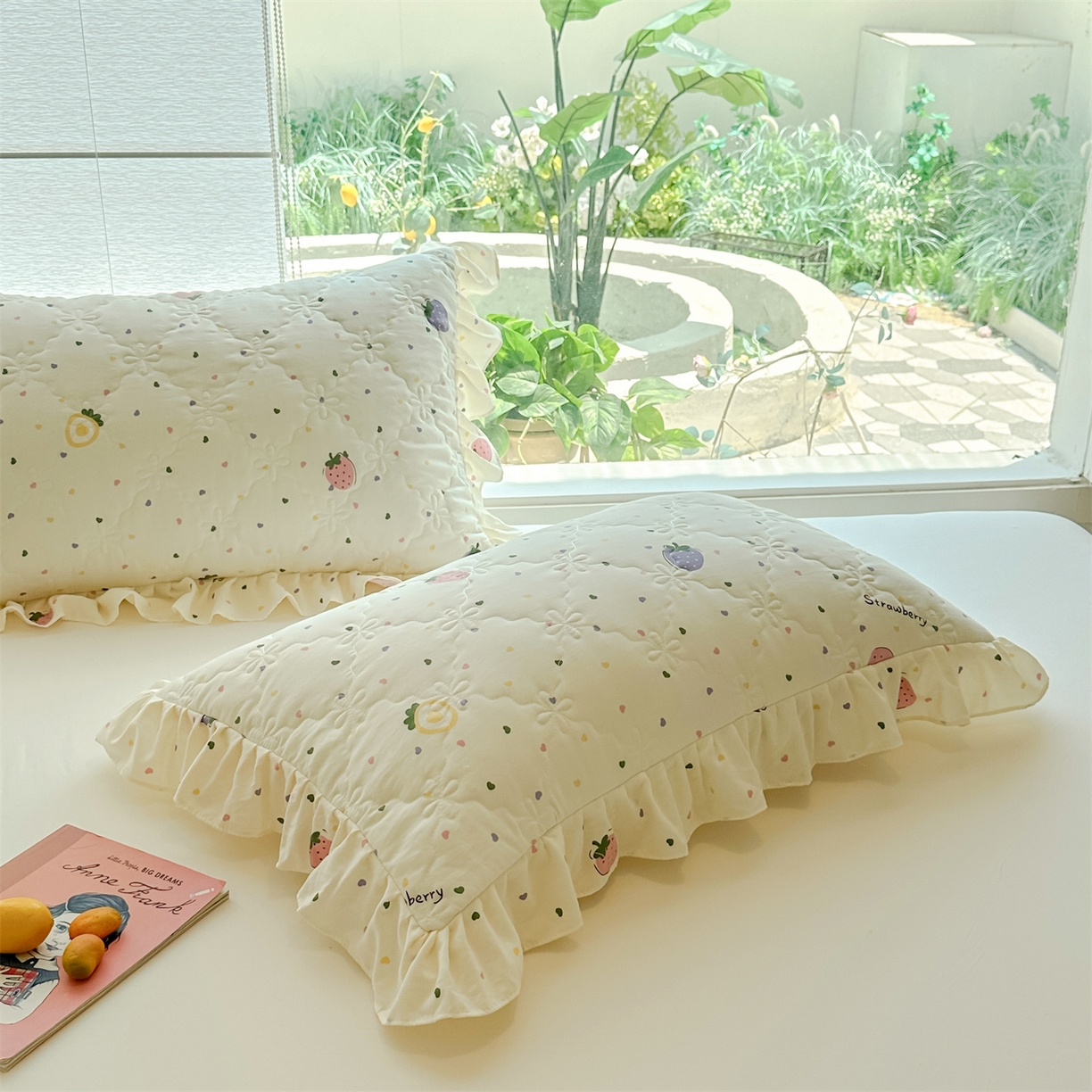 91家纺网 家纺一手货源 找家纺 忘忧草 2025新款亲肤水洗棉花边单枕套 枕套单件 甜蜜草莓