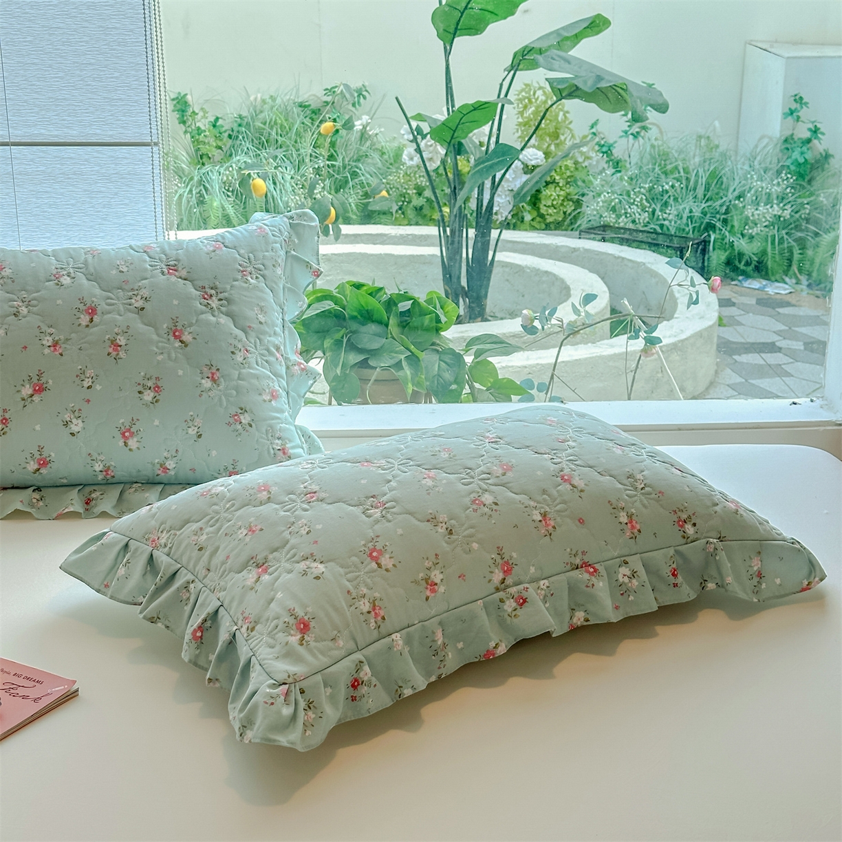 91家纺网 家纺一手货源 找家纺 忘忧草 2025新款亲肤水洗棉花边单枕套 枕套单件 陌上花开