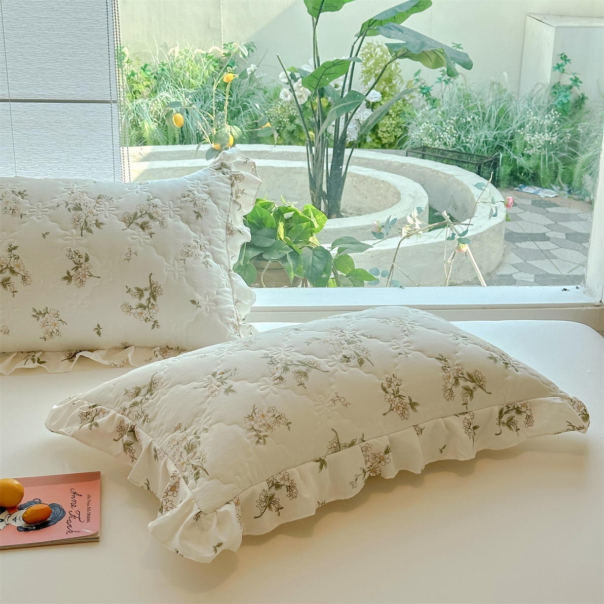 91家纺网 家纺一手货源 找家纺 忘忧草 2025新款亲肤水洗棉花边单枕套 枕套单件 茶艺师