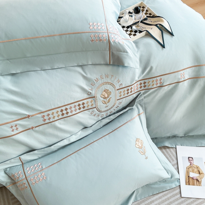 91家纺网 家纺一手货源 找家纺 桃园 2025新款A类长绒棉全棉纯棉不掉毛磨毛高端礼盒四件套-克里斯 克里斯-飘蓝