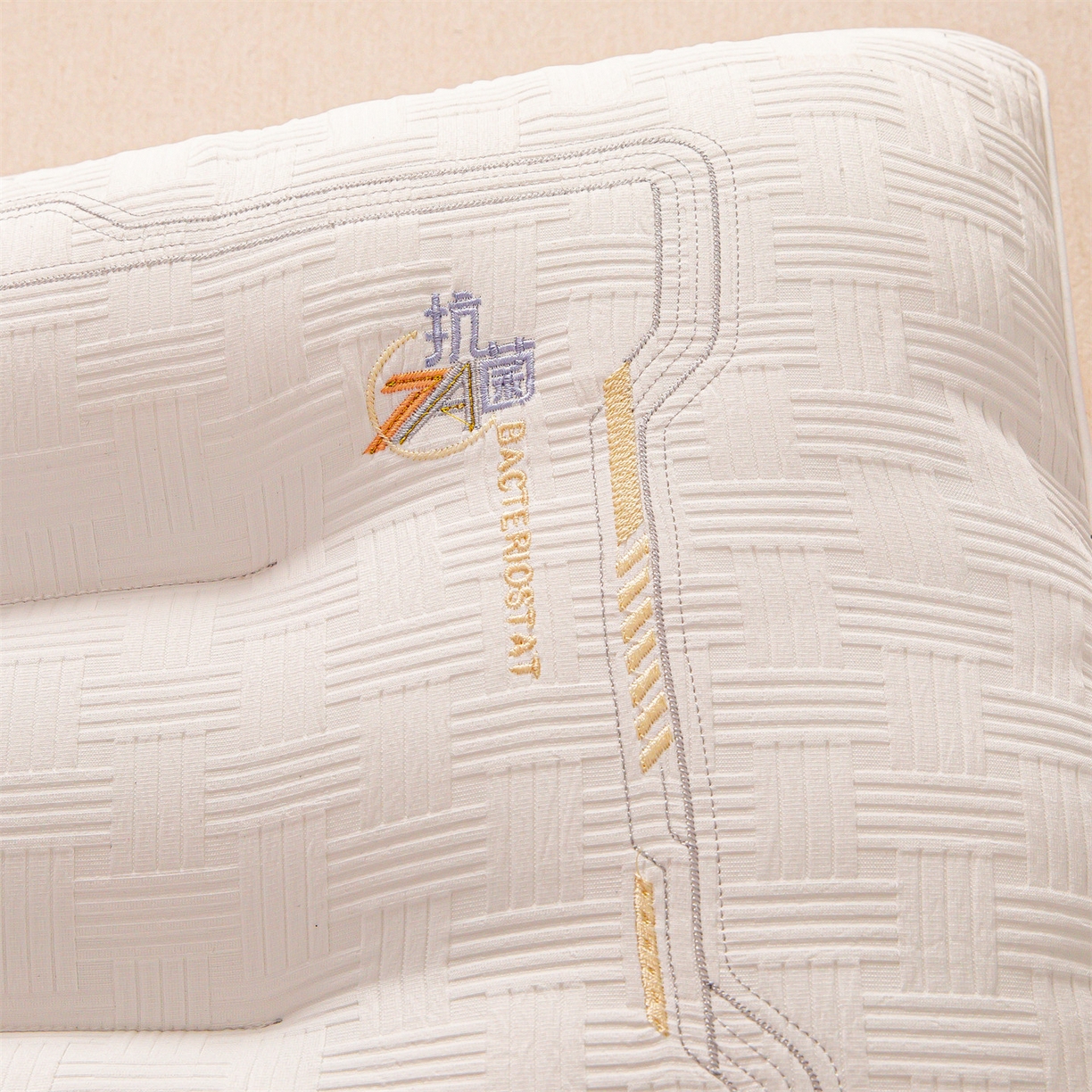 91家纺网 家纺一手货源 找家纺 麦肯锡 2025新款7A抗菌定型低枕 枕头枕芯 7A抗菌定型低枕-白色 48x74cm/只