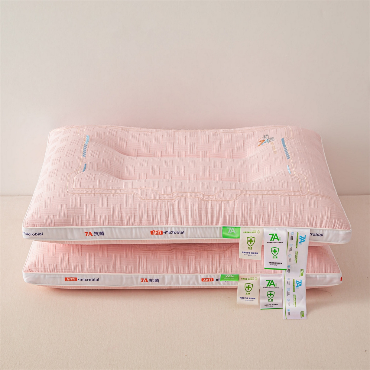 91家纺网 家纺一手货源 找家纺 麦肯锡 2025新款7A抗菌定型低枕 枕头枕芯 7A抗菌定型低枕-粉色 48x74cm/只