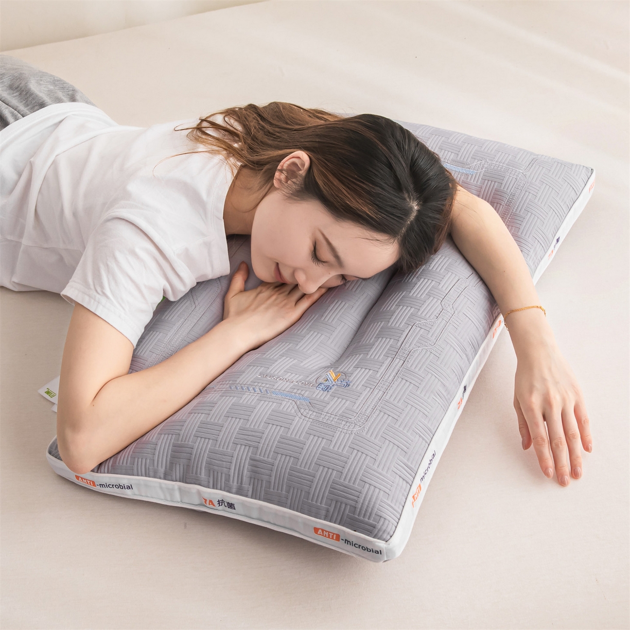 91家纺网 家纺一手货源 找家纺 麦肯锡 2025新款7A抗菌定型低枕 枕头枕芯 7A抗菌定型低枕-灰色 48x74cm/只
