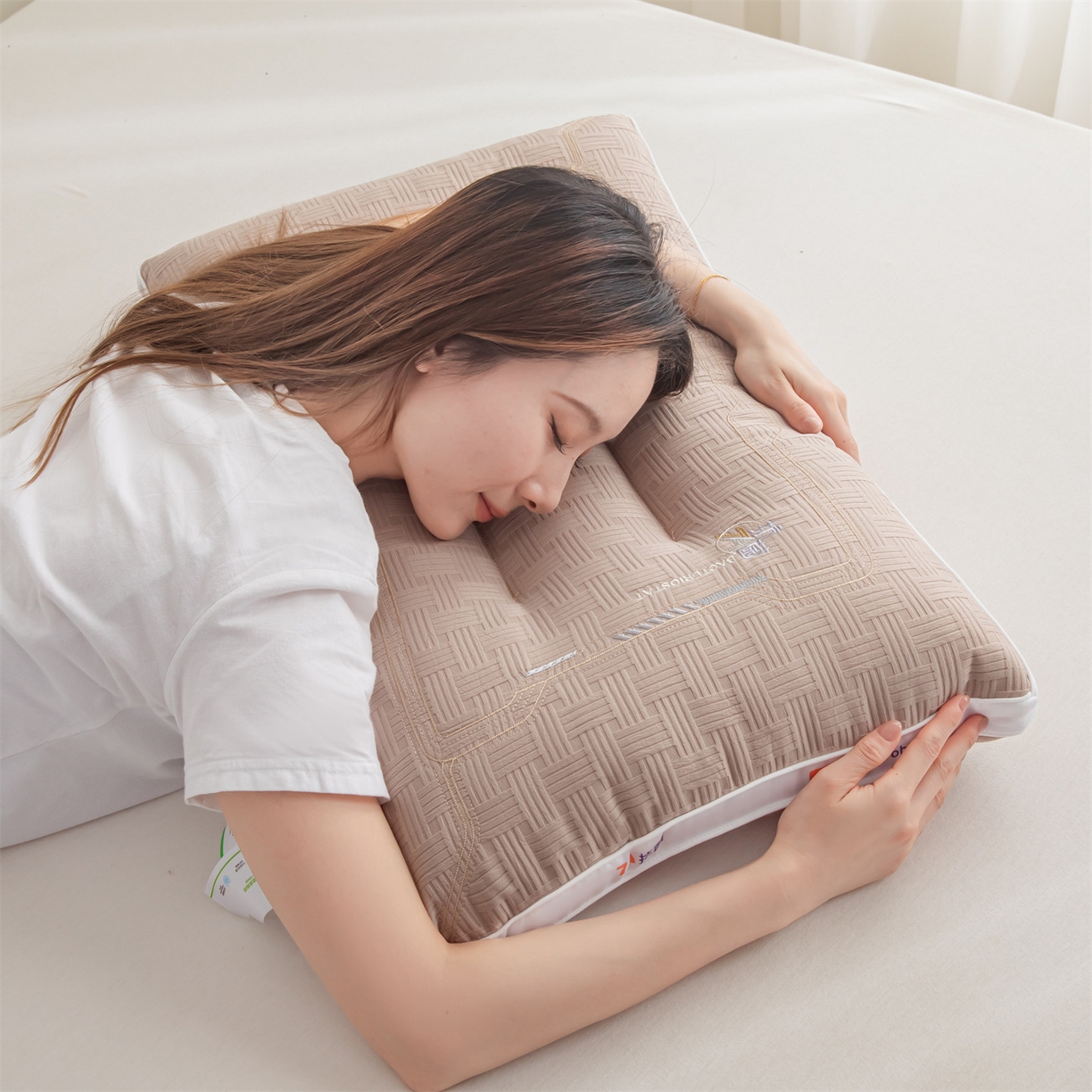 91家纺网 家纺一手货源 找家纺 麦肯锡 2025新款7A抗菌定型低枕 枕头枕芯 7A抗菌定型低枕-咖色 48x74cm/只