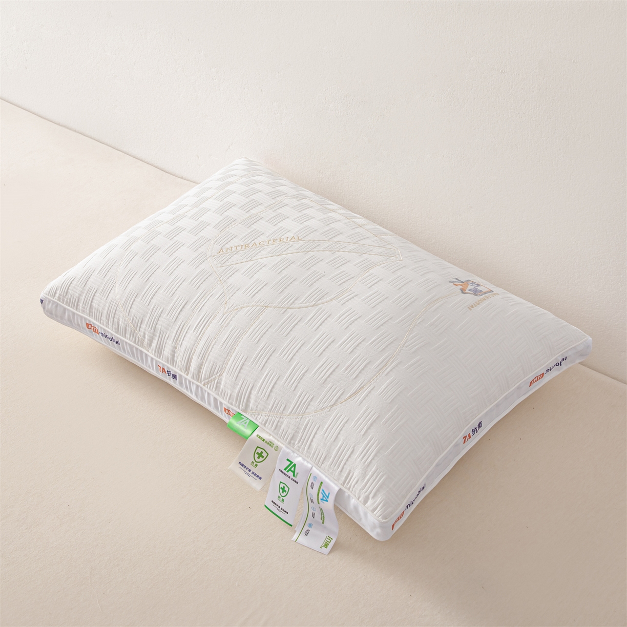 91家纺网 家纺一手货源 找家纺 麦肯锡 2025新款7A抗菌酒店羽丝绒高枕 枕头枕芯 7A抗菌酒店羽丝绒高枕-白色 48x74cm/只