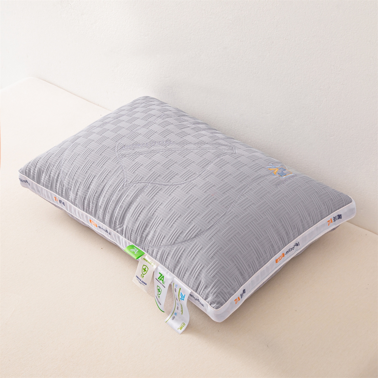 91家纺网 家纺一手货源 找家纺 麦肯锡 2025新款7A抗菌酒店羽丝绒高枕 枕头枕芯 7A抗菌酒店羽丝绒高枕-灰色 48x74cm/只