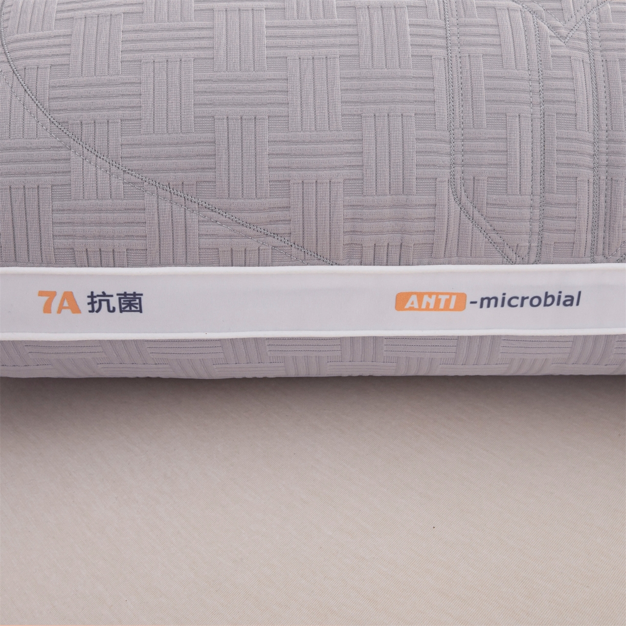 91家纺网 家纺一手货源 找家纺 麦肯锡 2025新款7A抗菌酒店羽丝绒高枕 枕头枕芯 7A抗菌酒店羽丝绒高枕-灰色 48x74cm/只