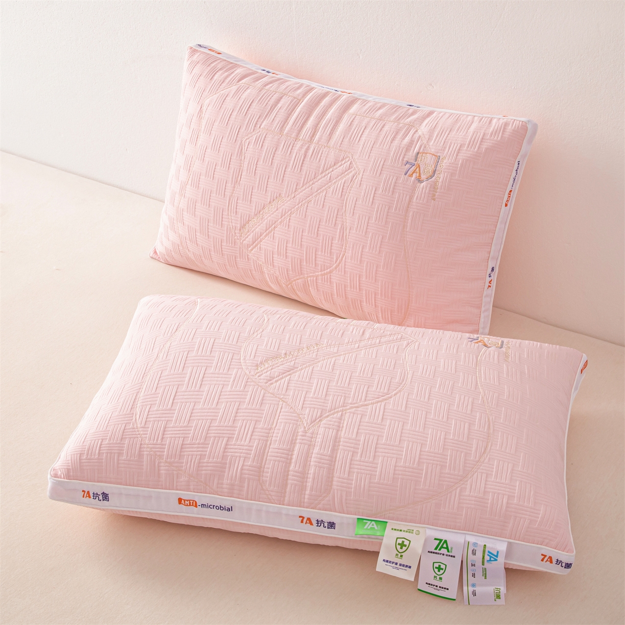 91家纺网 家纺一手货源 找家纺 麦肯锡 2025新款7A抗菌酒店羽丝绒高枕 枕头枕芯 7A抗菌酒店羽丝绒高枕-粉色 48x74cm/只