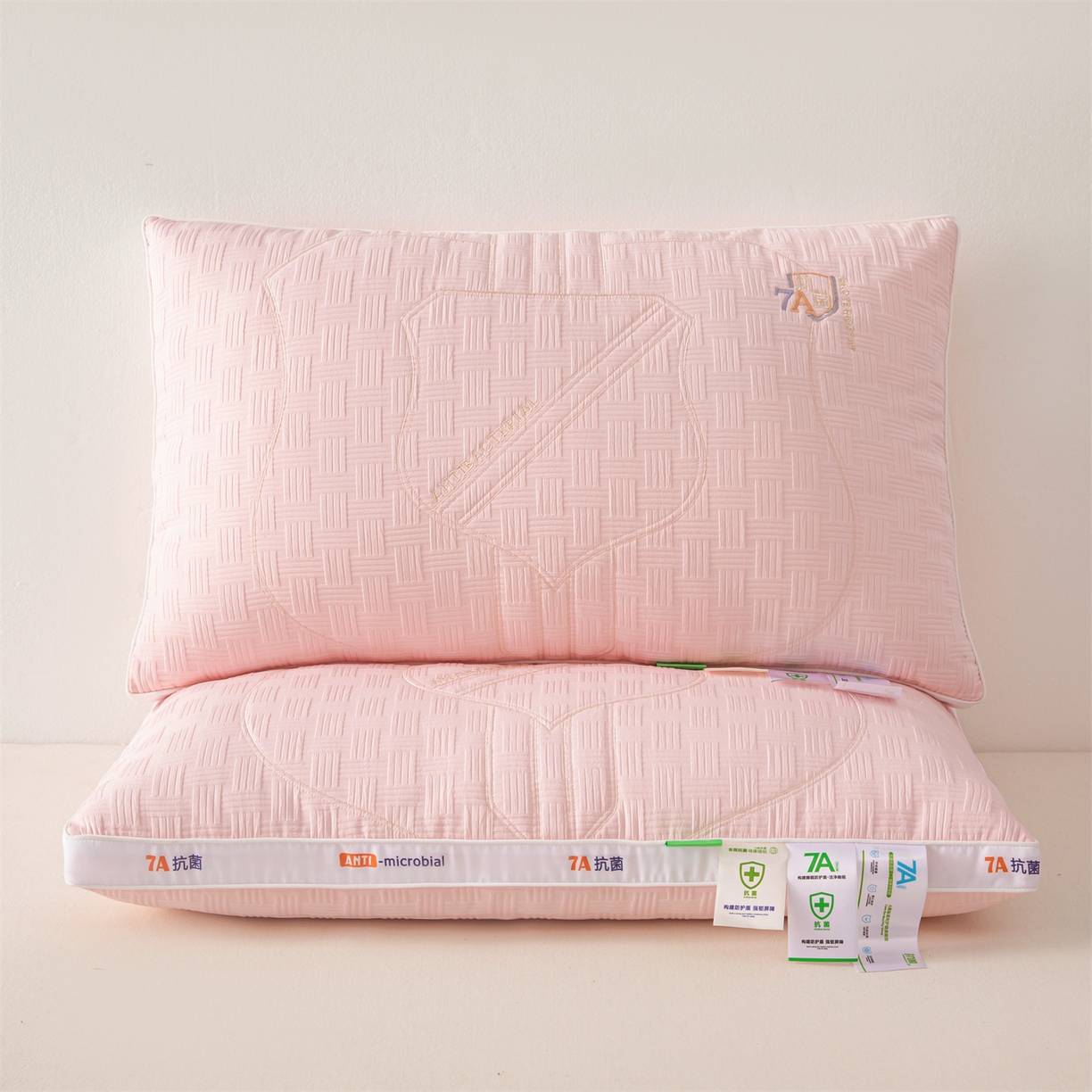 91家纺网 家纺一手货源 找家纺 麦肯锡 2025新款7A抗菌酒店羽丝绒高枕 枕头枕芯 7A抗菌酒店羽丝绒高枕-粉色 48x74cm/只