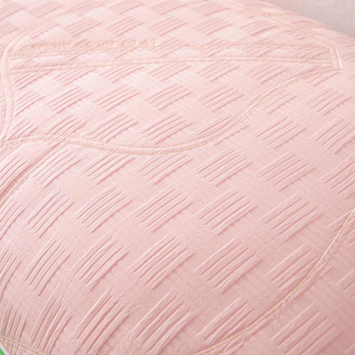 91家纺网 家纺一手货源 找家纺 麦肯锡 2025新款7A抗菌酒店羽丝绒高枕 枕头枕芯 7A抗菌酒店羽丝绒高枕-粉色 48x74cm/只