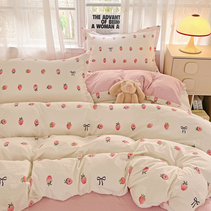 91家纺网 家纺一手货源 找家纺 欢博莱  2025新款仿纯棉四件套学生宿舍三件套单被套 草莓果