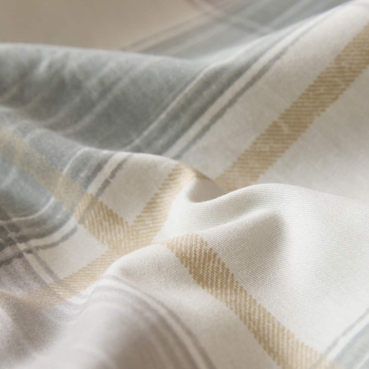 91家纺网 家纺一手货源 找家纺 爱屋及屋 2025新款水洗棉学生季大礼包学生宿舍六件套棉花被+棉花垫子+枕头+三件套一站式全套 韵绿格