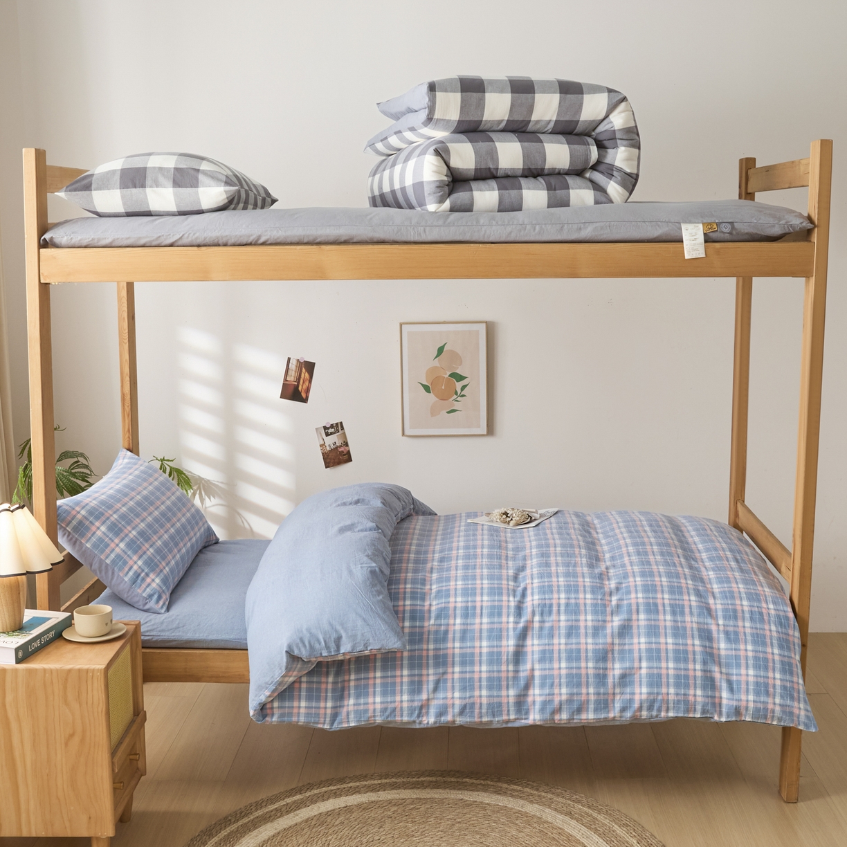 91家纺网 家纺一手货源 找家纺 爱屋及屋 2025新款水洗棉学生季大礼包学生宿舍六件套棉花被+棉花垫子+枕头+三件套一站式全套 格韵蓝