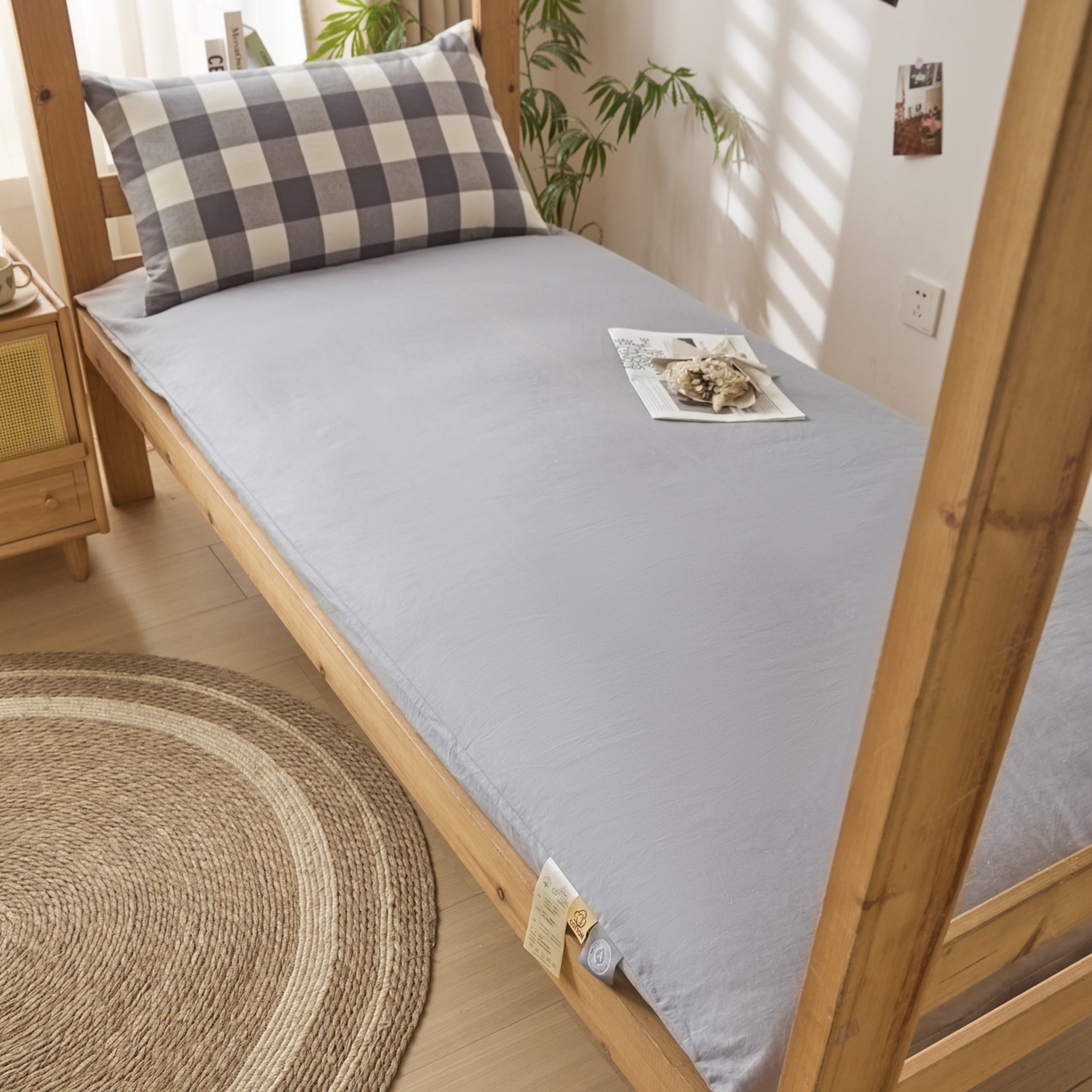 91家纺网 家纺一手货源 找家纺 爱屋及屋 2025新款水洗棉学生季大礼包学生宿舍六件套棉花被+棉花垫子+枕头+三件套一站式全套 灰中格