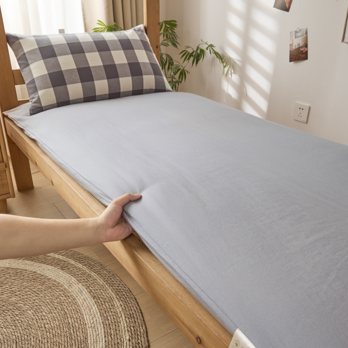 91家纺网 家纺一手货源 找家纺 爱屋及屋 2025新款水洗棉学生季大礼包学生宿舍六件套棉花被+棉花垫子+枕头+三件套一站式全套 灰中格