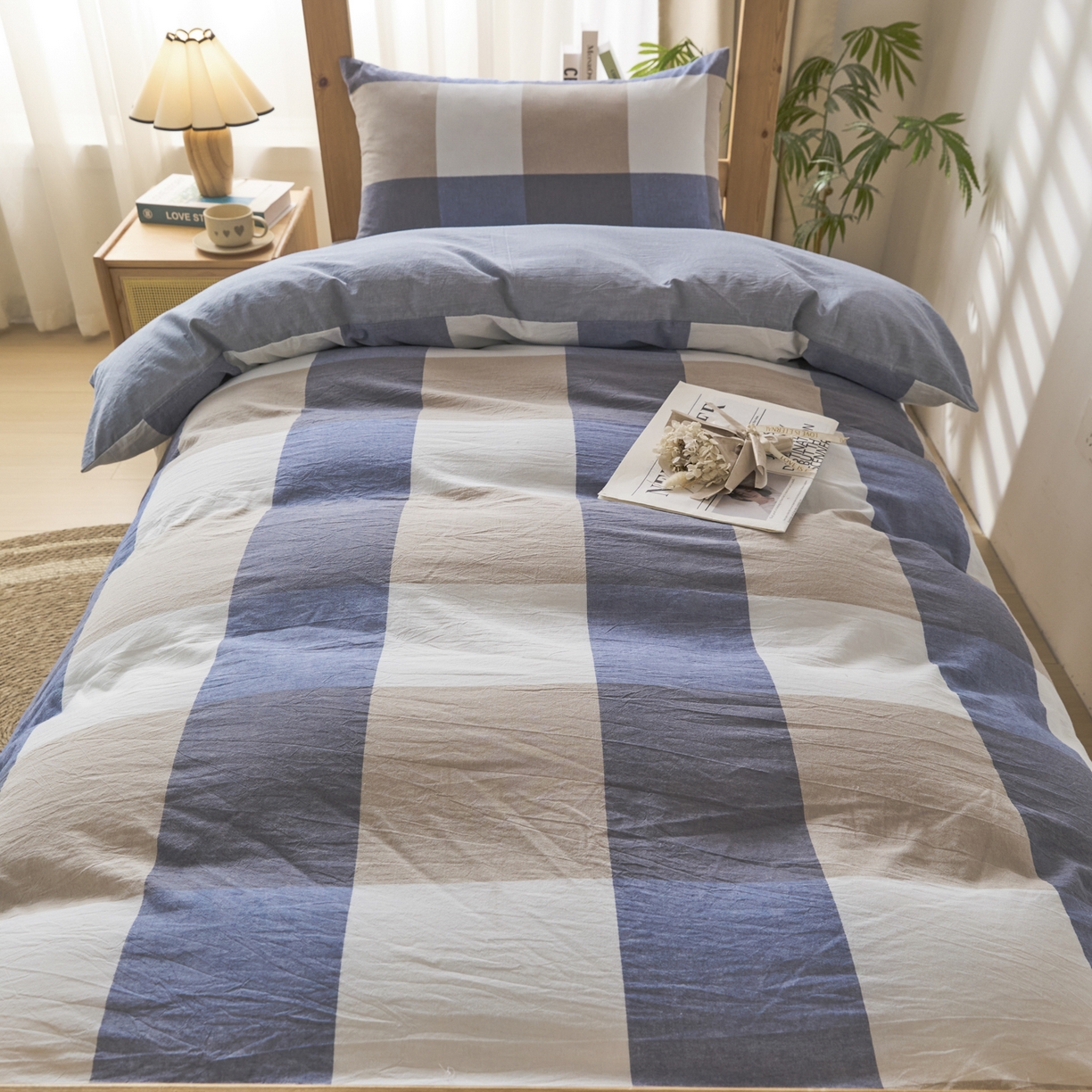 91家纺网 家纺一手货源 找家纺 爱屋及屋 2025新款水洗棉学生季大礼包学生宿舍六件套棉花被+棉花垫子+枕头+三件套一站式全套 蓝咖大格