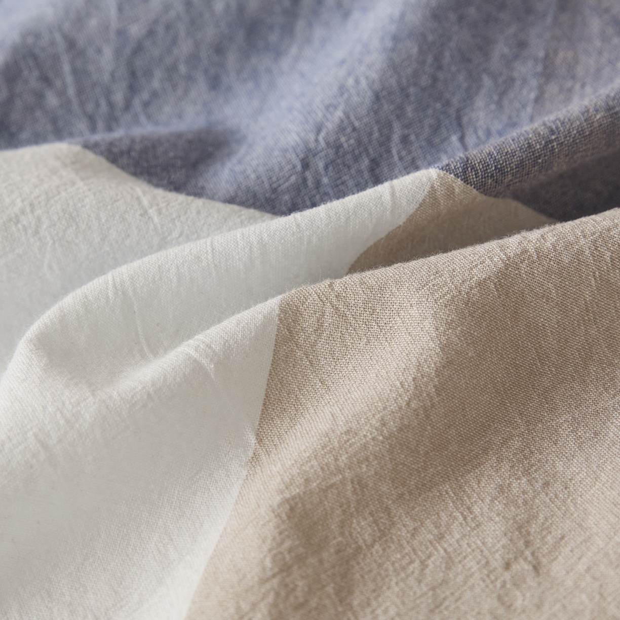 91家纺网 家纺一手货源 找家纺 爱屋及屋 2025新款水洗棉学生季大礼包学生宿舍六件套棉花被+棉花垫子+枕头+三件套一站式全套 蓝咖大格