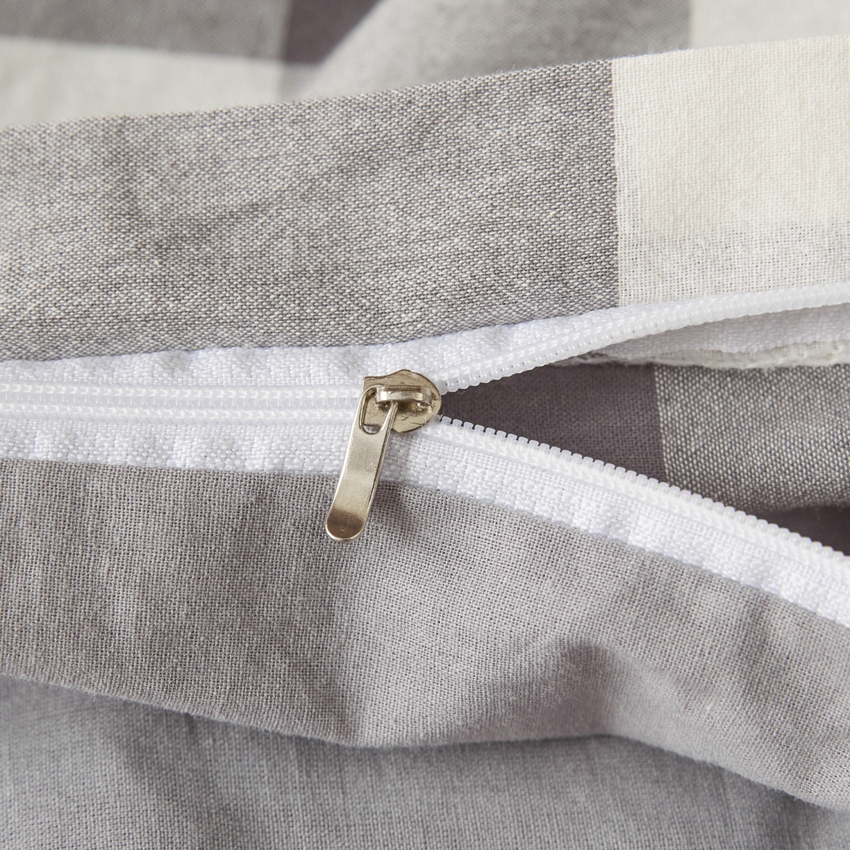 91家纺网 家纺一手货源 找家纺 爱屋及屋 2025新款水洗棉学生季大礼包学生宿舍六件套棉花被+棉花垫子+枕头+三件套一站式全套 灰中格