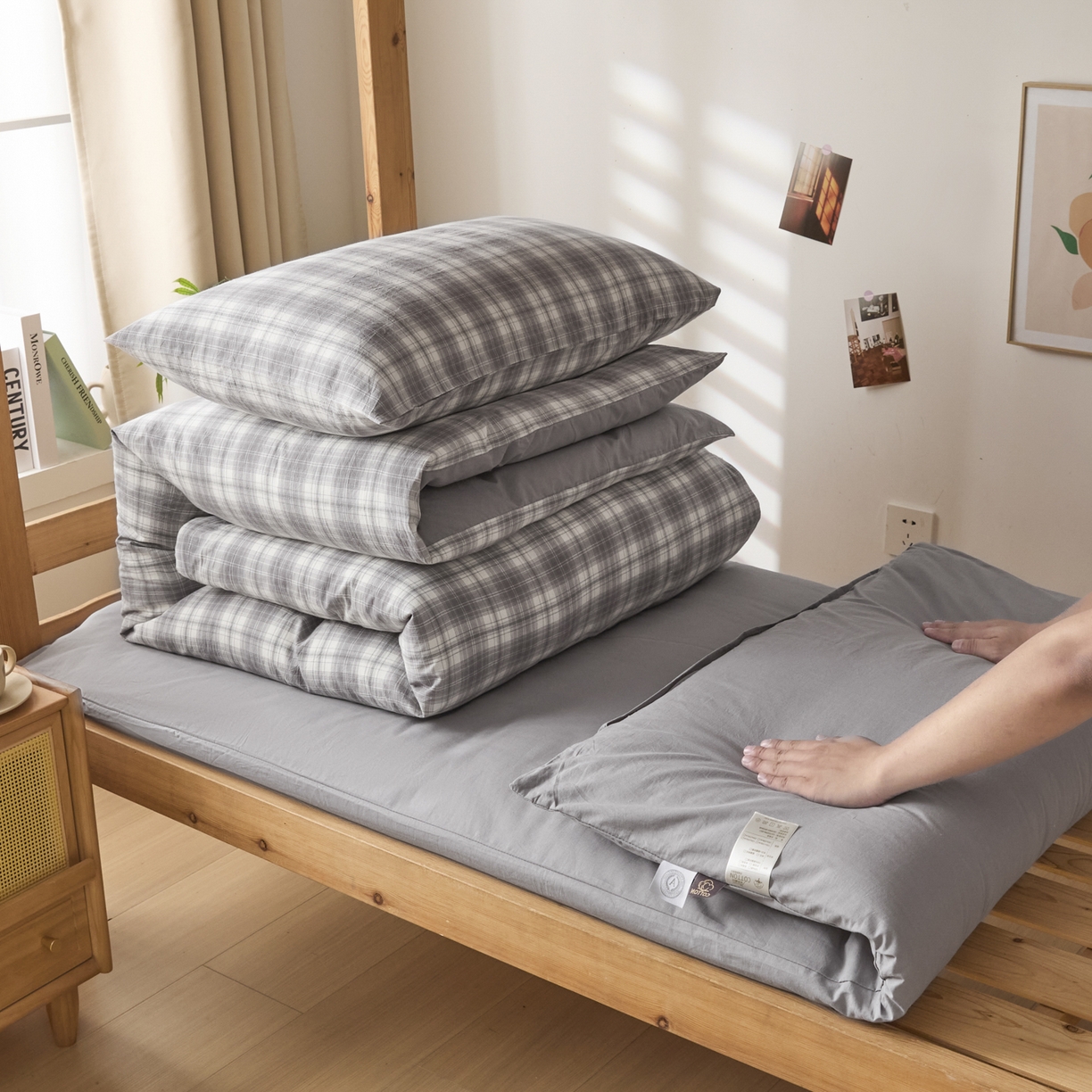 91家纺网 家纺一手货源 找家纺 爱屋及屋 2025新款水洗棉学生季大礼包学生宿舍六件套棉花被+棉花垫子+枕头+三件套一站式全套 光年灰