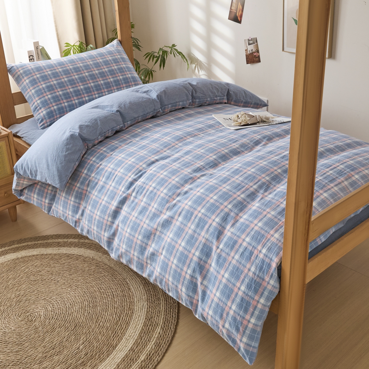 91家纺网 家纺一手货源 找家纺 爱屋及屋 2025新款水洗棉学生季大礼包学生宿舍六件套棉花被+棉花垫子+枕头+三件套一站式全套 格韵蓝