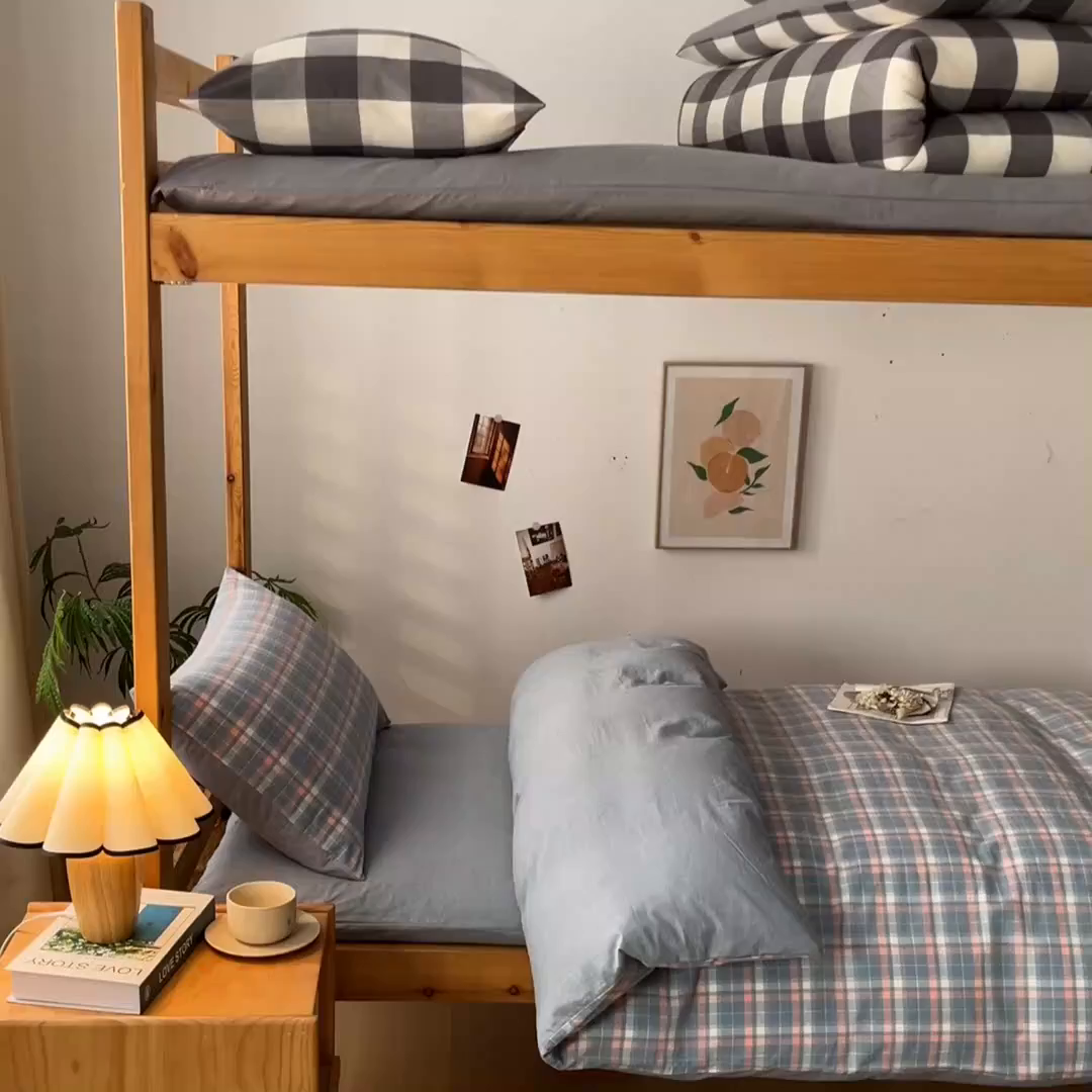 91家纺网 家纺一手货源 找家纺 爱屋及屋 2025新款水洗棉学生季大礼包学生宿舍六件套棉花被+棉花垫子+枕头+三件套一站式全套 格韵蓝