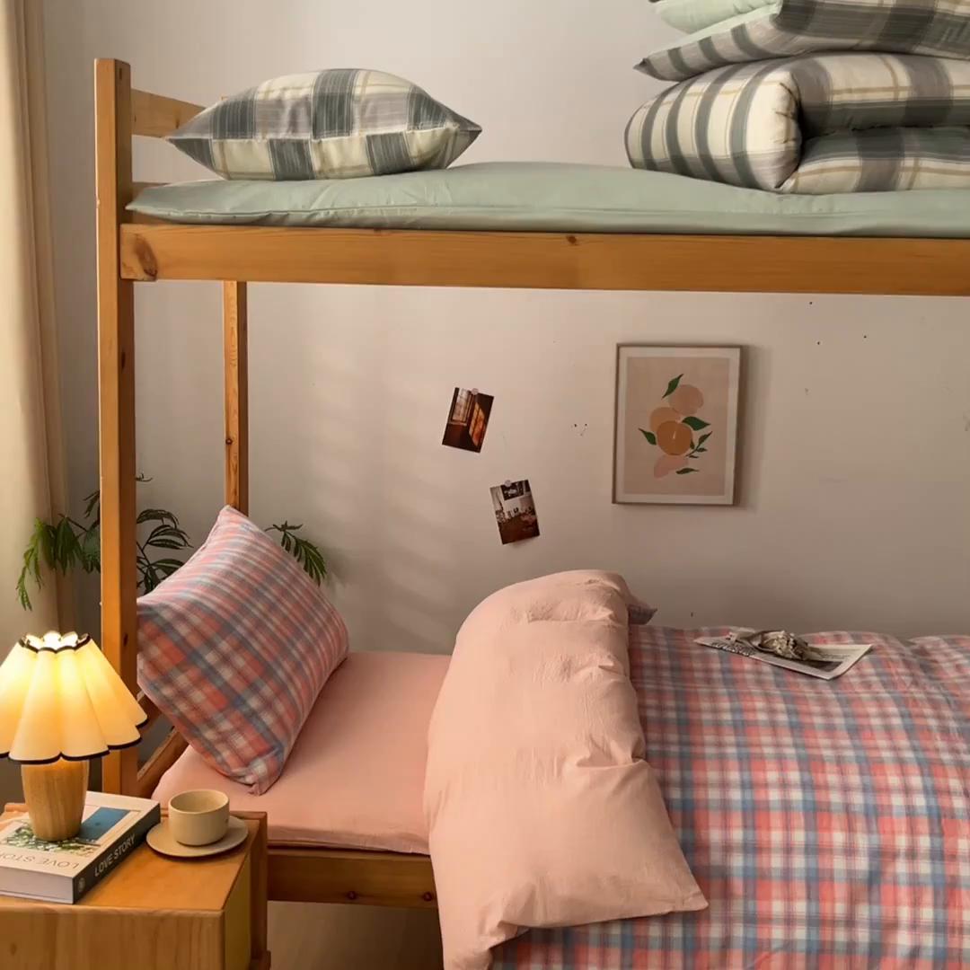 91家纺网 家纺一手货源 找家纺 爱屋及屋 2025新款水洗棉学生季大礼包学生宿舍六件套棉花被+棉花垫子+枕头+三件套一站式全套 清新格