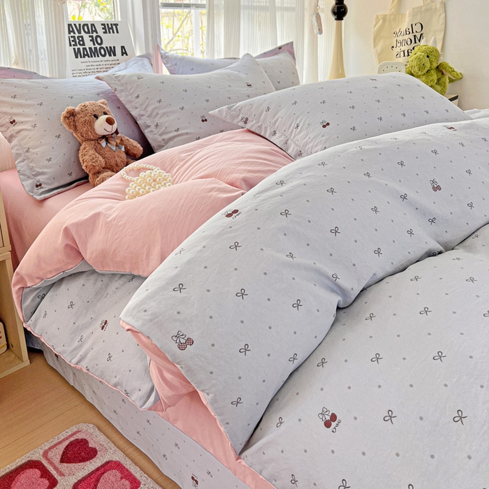 91家纺网 家纺一手货源 找家纺 欢博莱  2025新款仿纯棉四件套学生宿舍三件套单被套 樱桃爱-灰