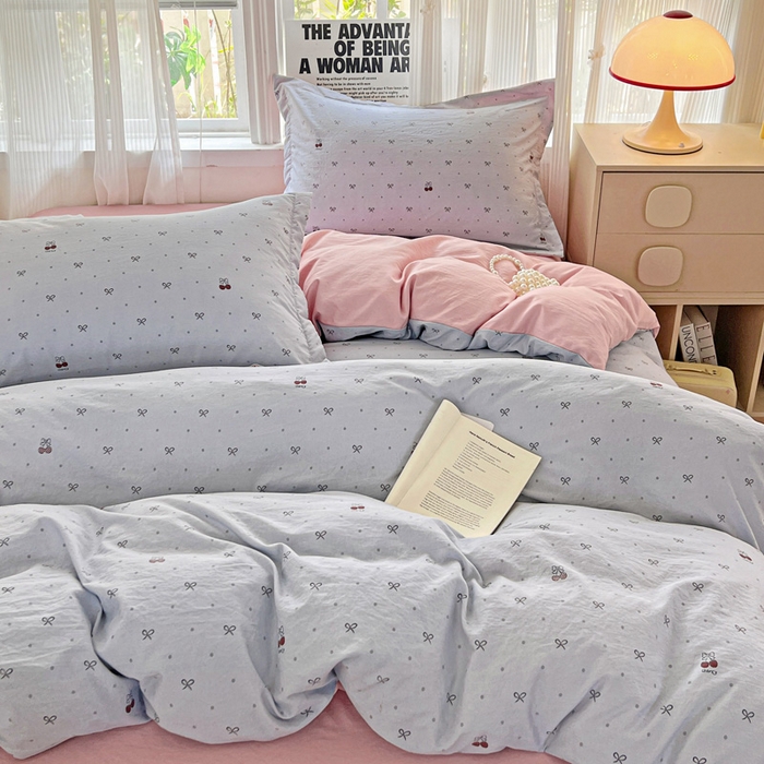 91家纺网 家纺一手货源 找家纺 欢博莱  2025新款仿纯棉四件套学生宿舍三件套单被套 樱桃爱-灰