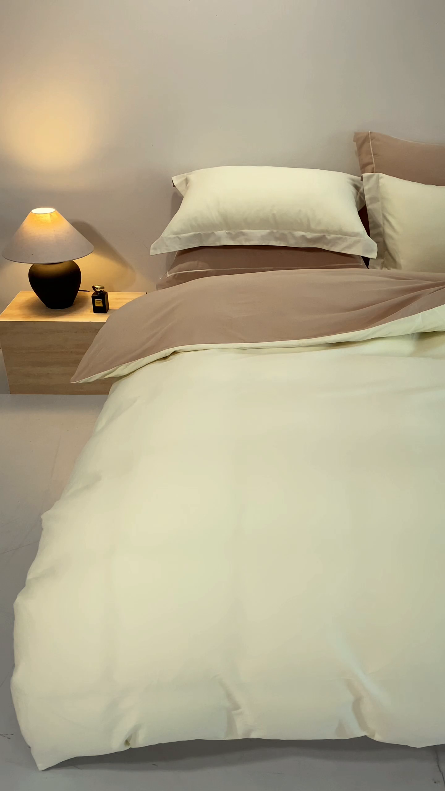 91家纺网 家纺一手货源 找家纺 沃尔居 2025新款全棉磨毛四件套正宗加厚长绒棉贡缎100%纯棉四件套（含买家秀）-莫兰迪 莫兰迪-奶昔黄拼卡其