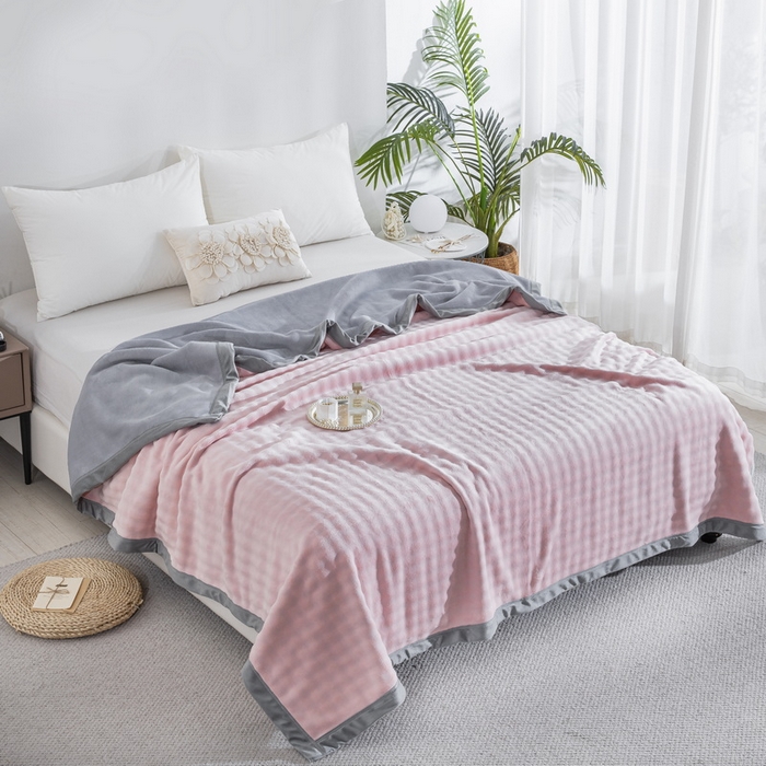 卉晨家纺 2025新款牛奶绒纯色小泡泡复合毯 淡玉粉